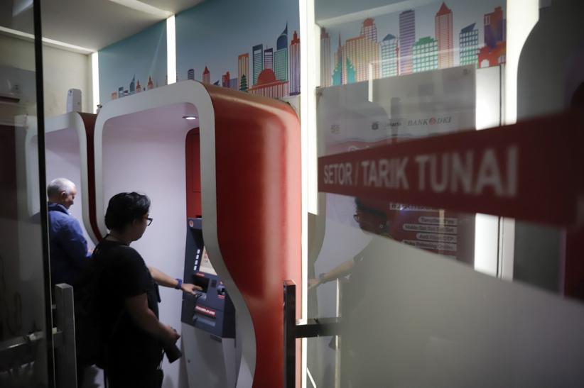 Layanan Perbankan Bank DKI Kembali Normal - Bagian 3