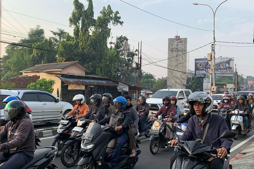 Jakarta Kembali Macet pada Hari Pertama Masuk Sekolah usai Libur Lebaran - Bagian 4