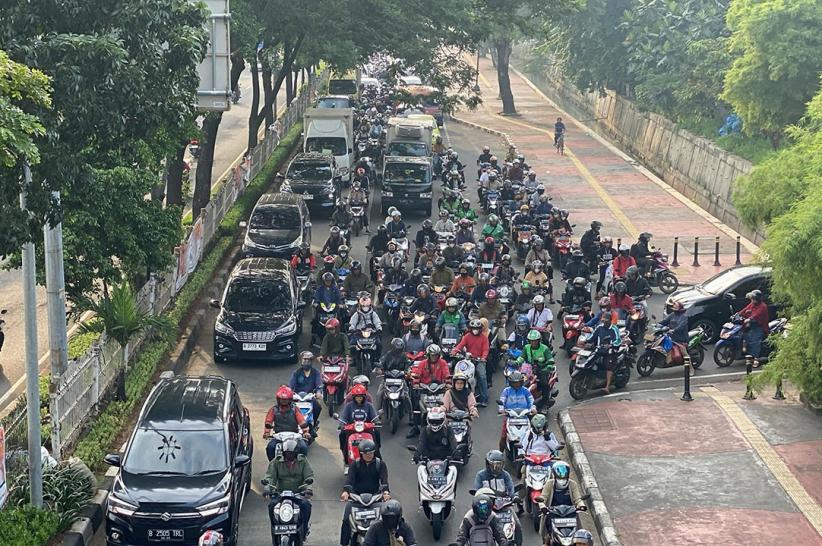 Jakarta Kembali Macet pada Hari Pertama Masuk Sekolah usai Libur Lebaran - Bagian 1