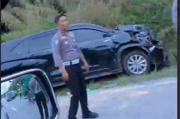 Mobil Innova Bupati Kuansing Tabrak Truk di Pekanbaru, Begini Kondisi Suhardniman