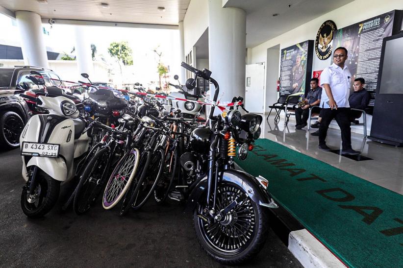 Kejagung Sita Kendaraan Mewah Hasil Kasus Dugaan Suap PN Jakarta Pusat - Bagian 6