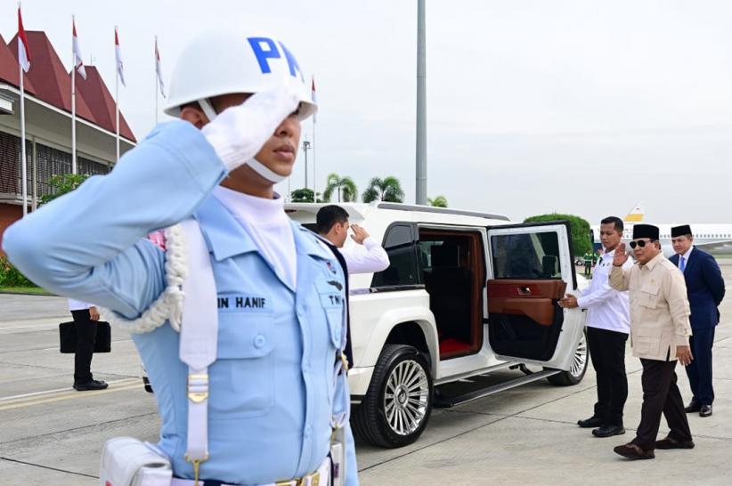 Presiden Prabowo Tiba di Tanah Air Disambut Wapres Gibran  - Bagian 4