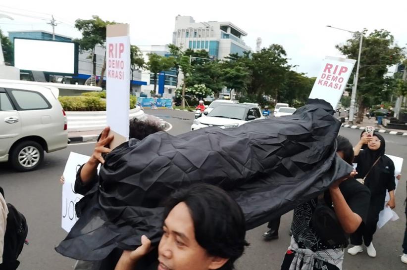 Aksi Solidaritas Kecam Kekerasan Oknum Aparat terhadap Jurnalis - Bagian 4