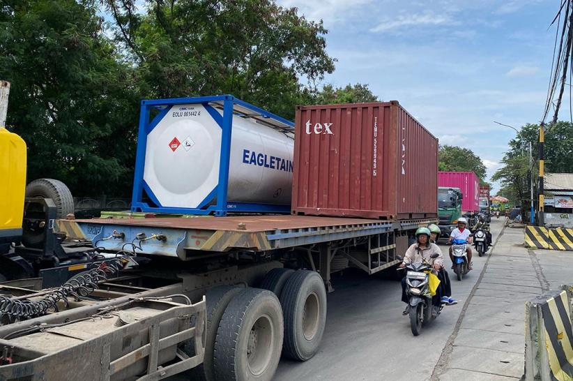 Macet Tanjung Priok Masih Berlanjut - Bagian 2
