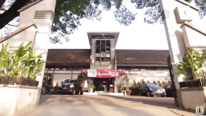 title PTUN Kabulkan Gugatan Perkumpulan Lyceum Kristen, SMAN 1 Bandung Terancam Disita PTUN Kabulkan Gugatan Perkumpulan Lyceum Kristen, SMAN 1 Bandung Terancam Disita