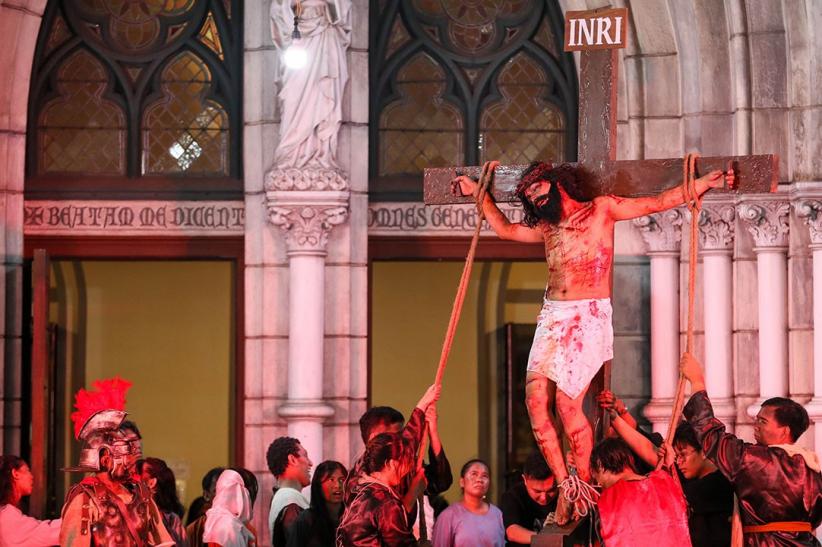 Prosesi Tablo Salib Perjalanan Yesus Kristus di Gereja Katedral Jakarta - Bagian 1