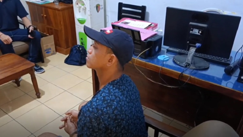 title Jukir Kafe di Pasuruan Tantang Duel Polisi Ditangkap, Tes Urine Positif Narkoba Jukir Kafe di Pasuruan Tantang Duel Polisi Ditangkap, Tes Urine Positif Narkoba