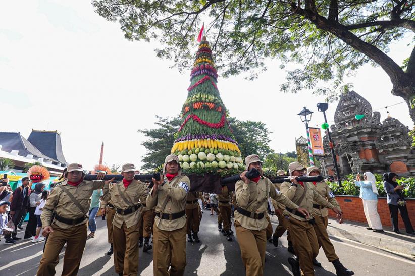 Kirab Gunungan Budaya Nusantara - Bagian 2