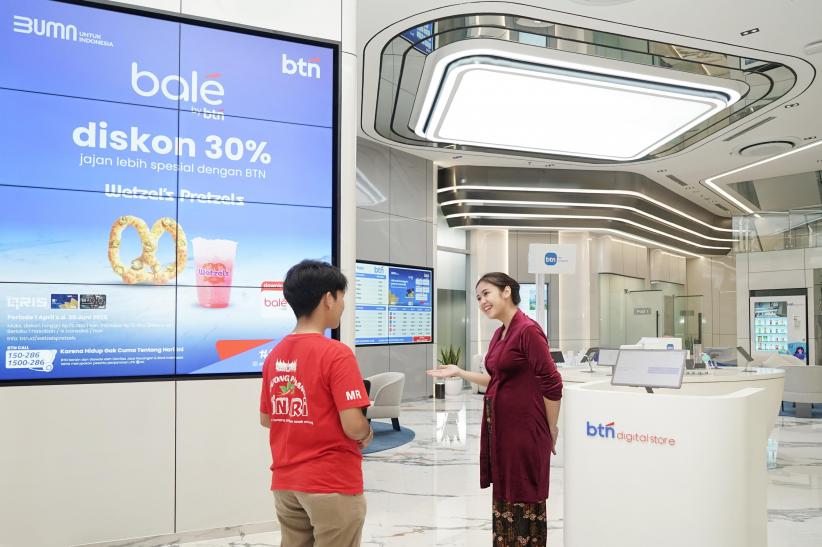 Meriahkan Hari Kartini, Srikandi BTN Pakai Kebaya saat Layani Nasabah - Bagian 1