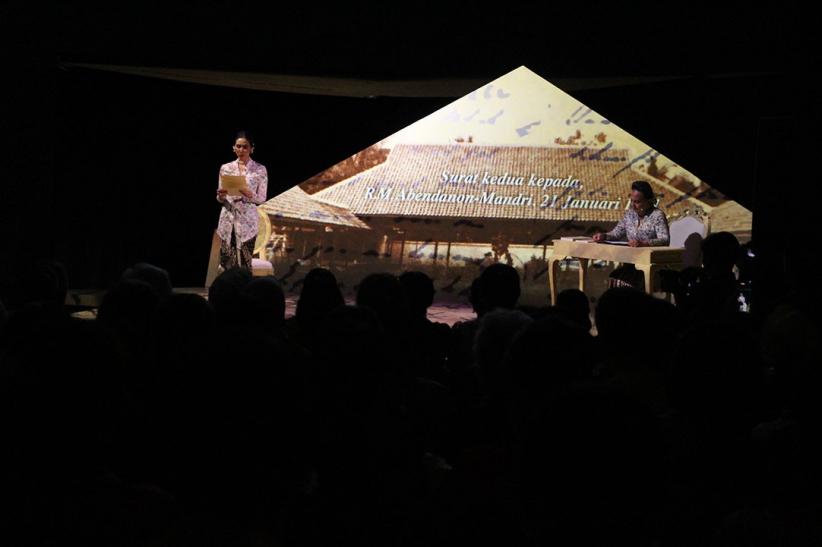 Gagasan Kartini Bergema Kembali Lewat Pembacaan Surat oleh Seniman Multigenerasi - Bagian 1