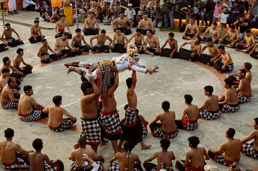 Indahnya Pertunjukan Tari Kecak di TMII, Mirip Uluwatu Bali - Bagian 3