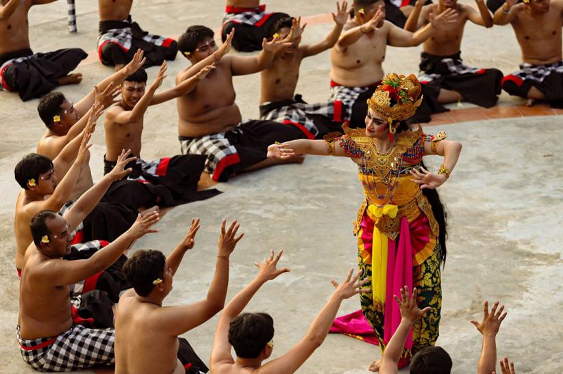 Indahnya Pertunjukan Tari Kecak di TMII, Mirip Uluwatu Bali - Bagian 4