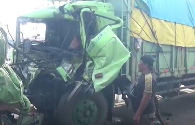 Kronologi Truk Trailer Tabrak 2 Orang di Surabaya saat Menambal Ban, Sopir Diduga Ngantuk