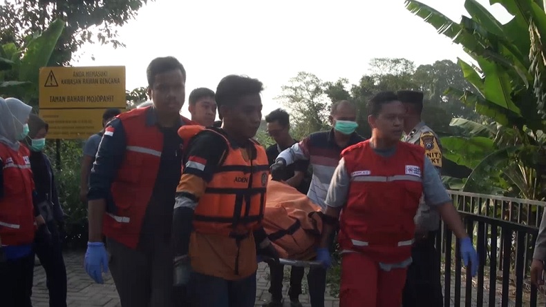 Identitas Mayat Pria Ditemukan di Sungai Ngotok Mojokerto, Warga Desa Tempuran