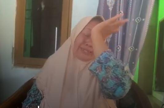 title Nenek Penjual Gorengan di Jombang Syok Tagihan Listrik Capai Rp12 Juta Nenek Penjual Gorengan di Jombang Syok Tagihan Listrik Capai Rp12 Juta