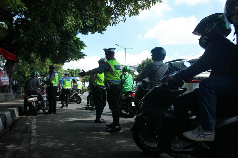 Nekat Lawan Arah, Puluhan Pemotor Kena Tilang - Bagian 4