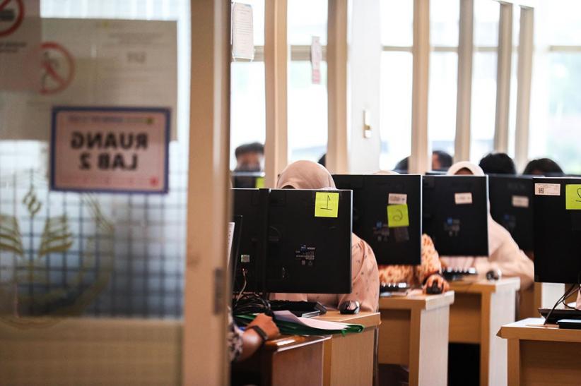 Suasana UTBK - SNBT di Universitas Negeri Jakarta - Bagian 3