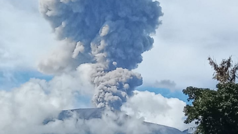 Gunung Marapi Kembali Meletus, Warga Batu Palano Sumbar Dengar Dentuman
