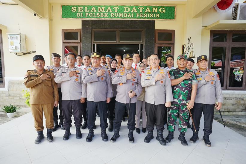 Kapolri Apresiasi Aiptu Jimmi Dirikan Pesantren Gratis bagi Anak Kurang Mampu - Bagian 4