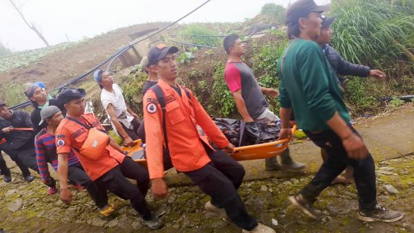 Dramatis, Evakuasi Jenazah Pendaki Temanggung di Gunung Merbabu usai 5 Hari Hilang