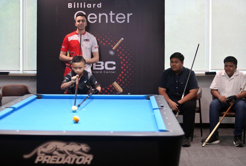 Juara Dunia Biliar Fedor Gorst Puji Fasilitas Pro Billiard Center - Bagian 2