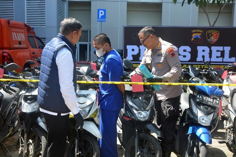 Begini Modus Gadai Mobil dengan STNK Palsu, Pelaku Curi Kendaraan di Mal - Bagian 1