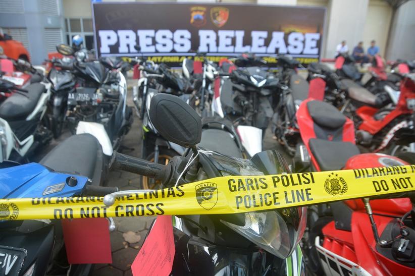 Begini Modus Gadai Mobil dengan STNK Palsu, Pelaku Curi Kendaraan di Mal - Bagian 3