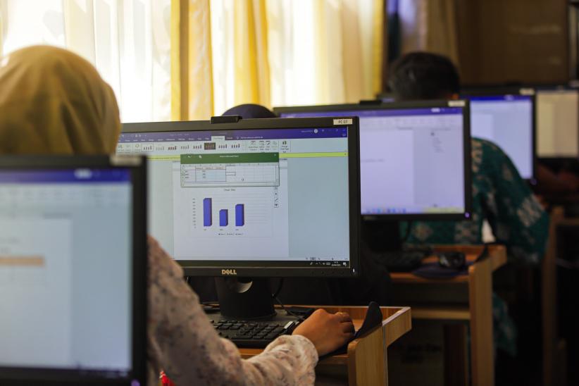 Pelatihan Teknik Komputer di Dalam Bus untuk Kurangi Pengangguran - Bagian 2