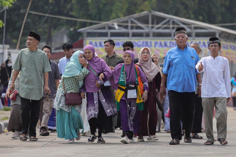 Calon Jemaah Haji 2025 Mulai Berdatangan ke Asrama Pondok Gede - Bagian 1