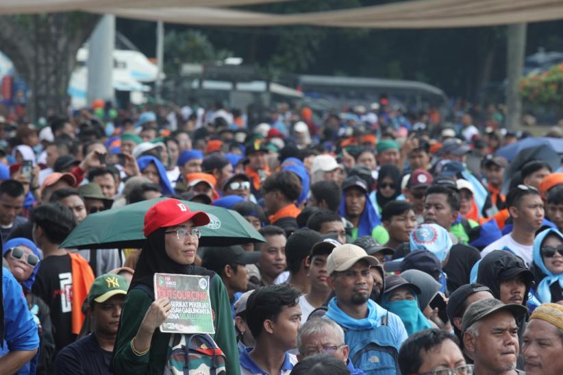 Ribuan Buruh Berbagai Elemen Peringati May Day 2025 - Bagian 3