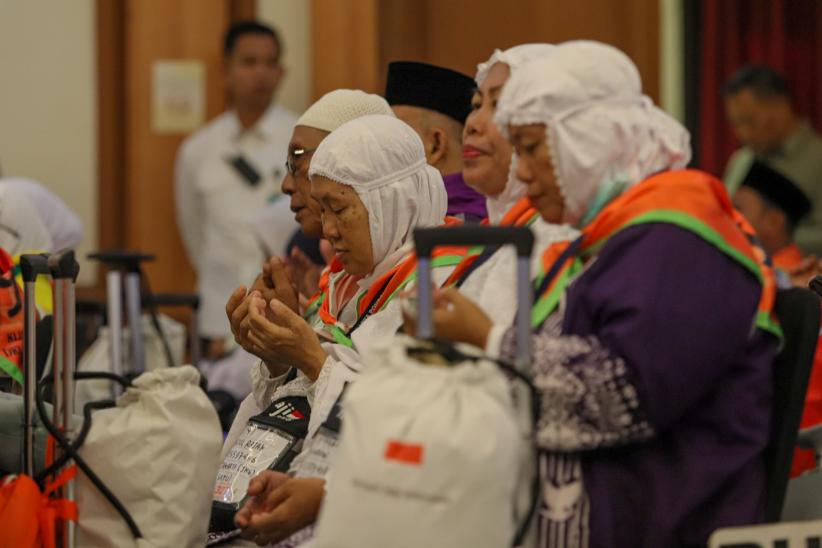 Potret Keberangkatan Kloter Pertama Calon Jemaah Haji 2025 ke Tanah Suci - Bagian 2