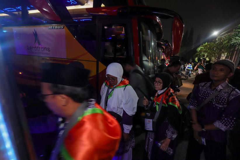 Potret Keberangkatan Kloter Pertama Calon Jemaah Haji 2025 ke Tanah Suci - Bagian 4