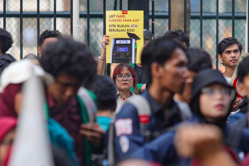 Aksi Mahasiswa Tuntut Biaya Pendidikan Gratis - Bagian 3