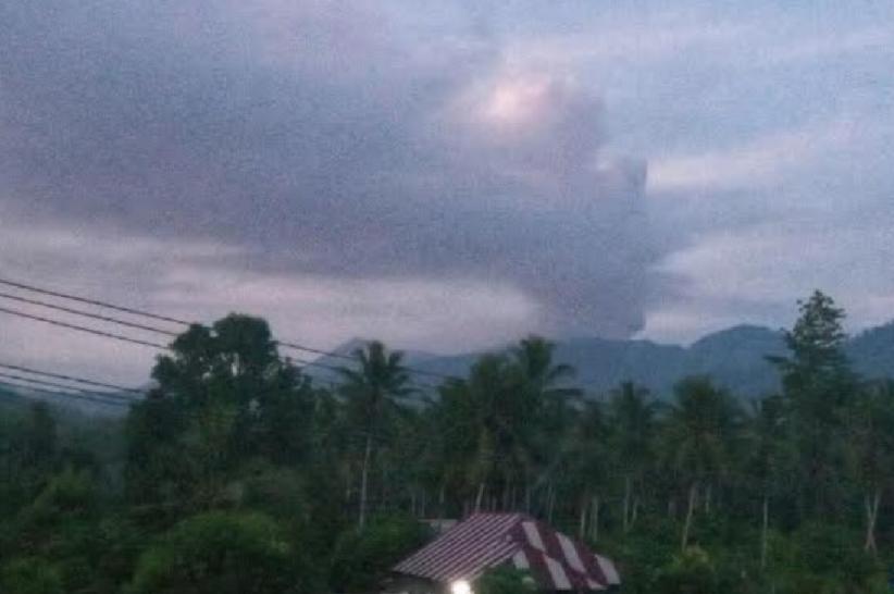 title Gunung Dukono Meletus di Maluku Utara, Tinggi Abu Vulkanis 1.200 Meter Gunung Dukono Meletus di Maluku Utara, Tinggi Abu Vulkanis 1.200 Meter