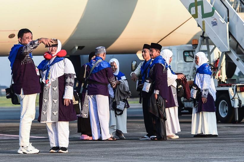 Momen Bahagia Jemaah Haji Berangkat ke Tanah Suci - Bagian 4