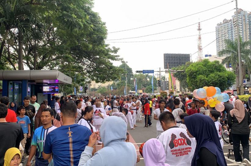 CFD Perdana di Depok, Ribuan Warga Padati Jalan Margonda Raya - Bagian 4