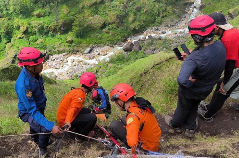 title Pendaki Malaysia Tewas di Jurang Gunung Rinjani, Berada di Kedalaman 80 Meter Pendaki Malaysia Tewas di Jurang Gunung Rinjani, Berada di Kedalaman 80 Meter