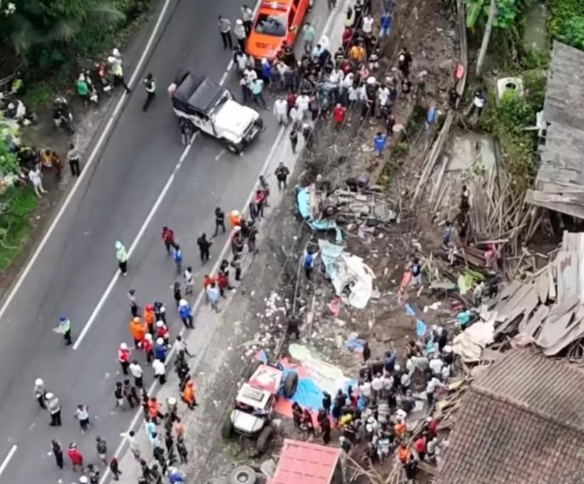 title Kecelakaan Maut Angkot Ditabrak Dump Truk di Purworejo Bawa Rombongan Takziah asal Magelang Kecelakaan Maut Angkot Ditabrak Dump Truk di Purworejo Bawa Rombongan Takziah asal Magelang