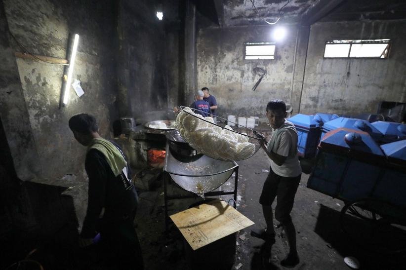 Pemerintah Targetkan Penyaluran KUR Rp300 Triliun pada 2025 untuk Perkuat UMKM - Bagian 4