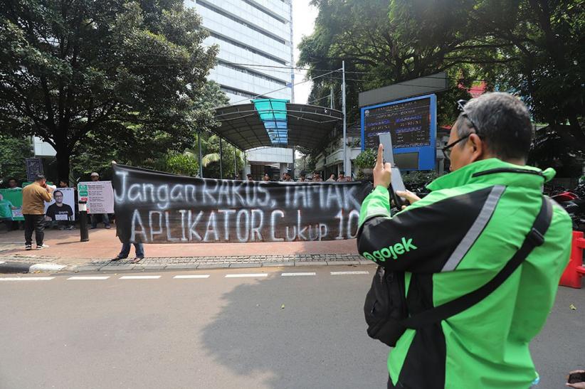 Protes! Driver Ojek Online Desak Potongan Aplikator Maksimal 10 Persen - Bagian 1