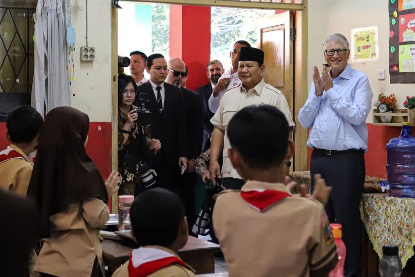 Momen Presiden Prabowo dan Bill Gates Tinjau Makan Bergizi Gratis di Pulogadung - Bagian 3