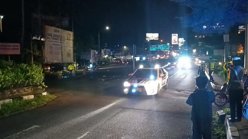 100.000 Kendaraan Melewati Jalur Puncak saat Libur Panjang Waisak - Bagian 3