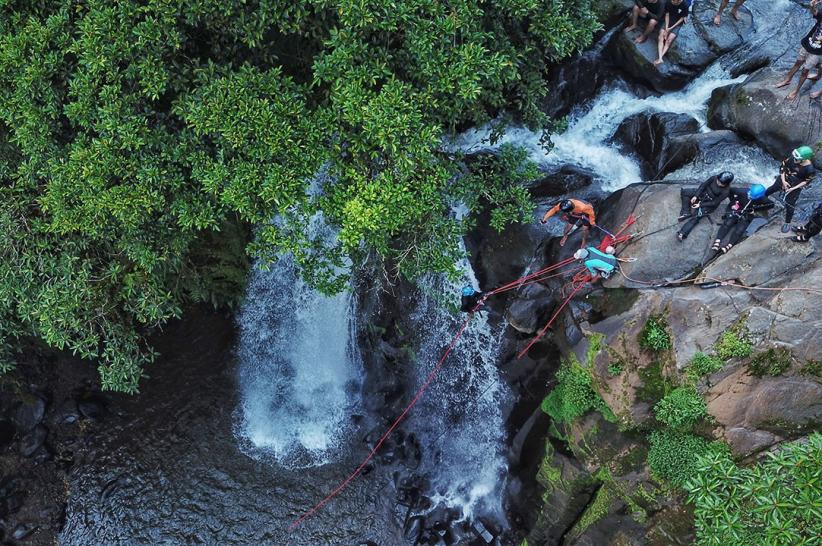 Ekspedisi Ekstrem! Meluncur di Atas Batu Curam Air Terjun Lembanna - Bagian 1