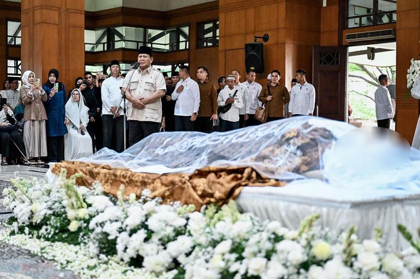 Momen Presiden Prabowo Hormat kepada Jenazah Tokoh Pencak Silat Nasional - Bagian 3