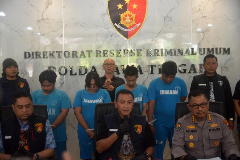 Polda Jateng Sikat Sindikat Preman Berkedok Wartawan - Bagian 2