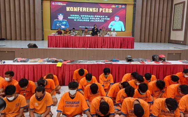 Operasi Pekat II Semeru 2025, Polda Jatim Tangkap 2.307 Preman