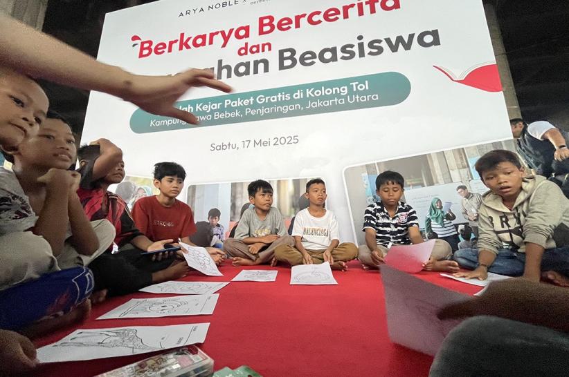 50 Warga Kolong Tol Rawa Bebek Dapat Beasiswa Pendidikan - Bagian 5
