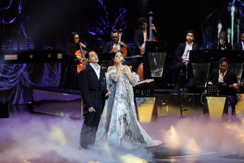 Momen Romantis Shabrina Duet Bareng Afgan di Grand Final Indonesian Idol - Bagian 4