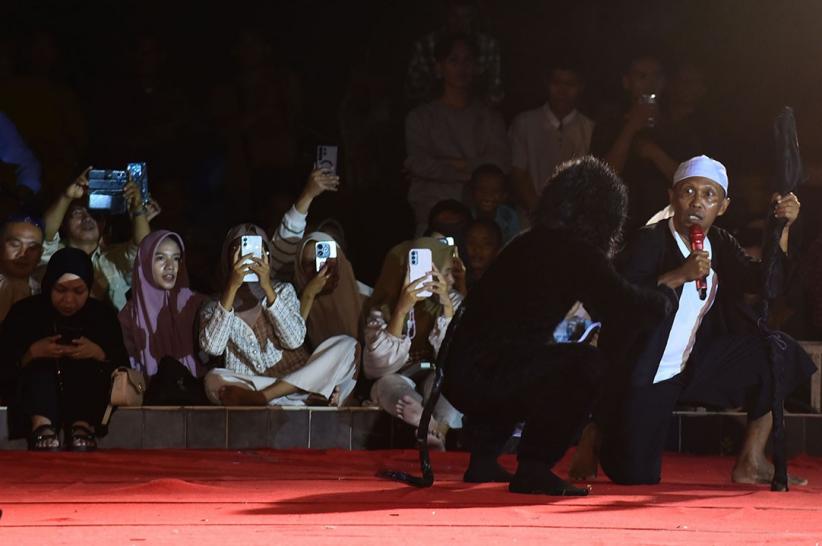 Pertunjukan Kesenian Daerah Meriahkan HUT Sumatera Selatan - Bagian 3