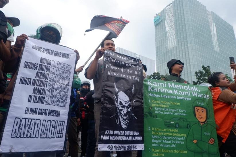 Demo Ribuan Ojol Tuntut Keadilan Sistem Tarif! - Bagian 4